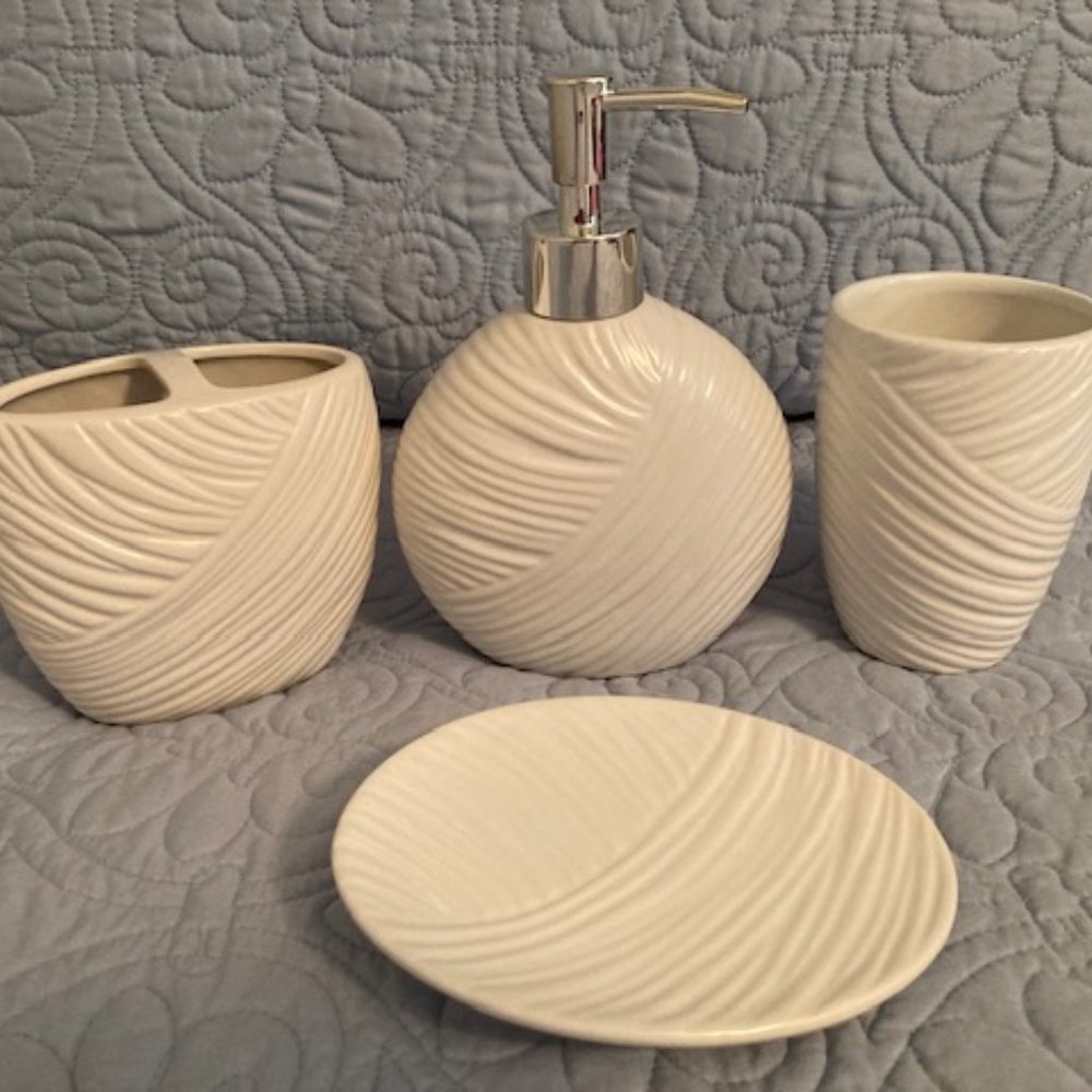 4-Piece White Ceramic Bathroom Accessory Set